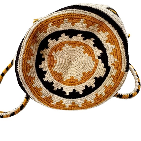 Crochet Wayuu Bag with Tassel Drawstring Strap - Picture 5 of 12